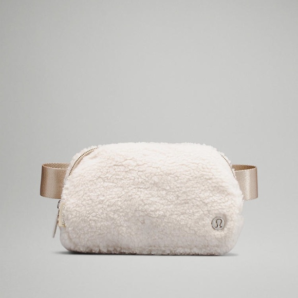 Everywhere Belt Bag Sherpa Fleece - IVORY/TRENCH - Picture 1 of 7